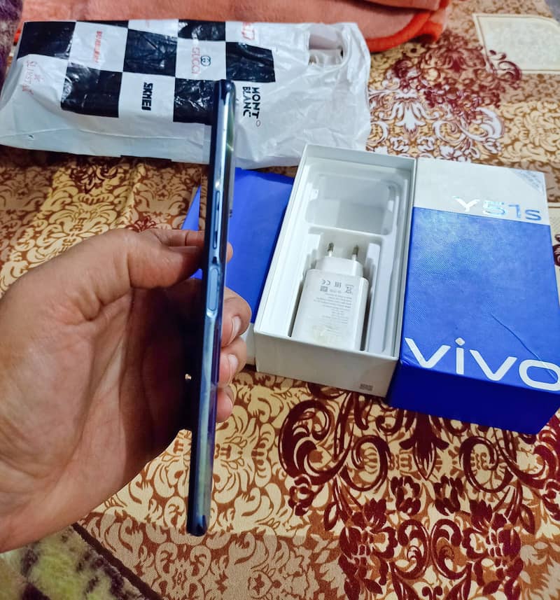 Vivo Y51s 1