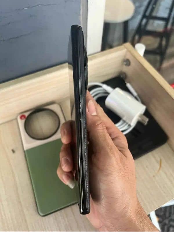 xiaomi 12s ultra 12/512 GB 03230916581 my what'sap number 2