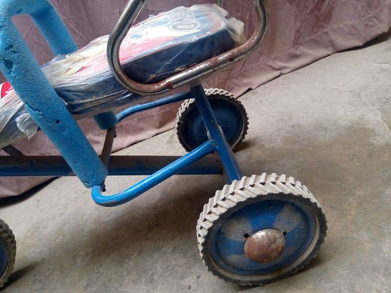 this is used cycle for kids and childrens under 7 years 2