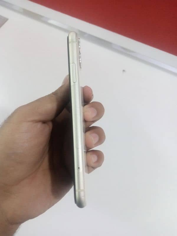 iphone 11 factory Unlock 64 GB 2