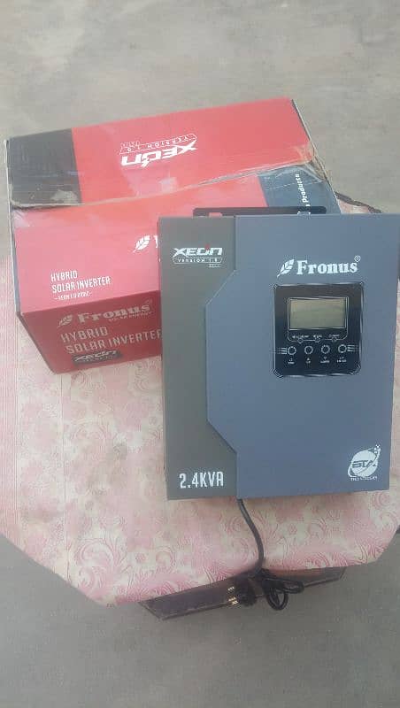 2.4 fronus HYBRID INVERTER 2nd hand but 0 meter and not used 1