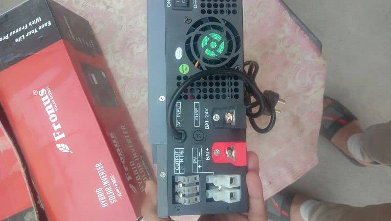 2.4 fronus HYBRID INVERTER 2nd hand but 0 meter and not used 6