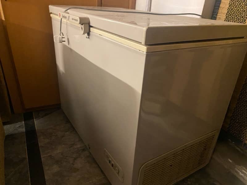 dawlance deep freezer 2