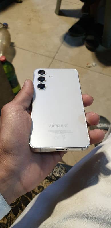 Samsung GALXAY S24 1