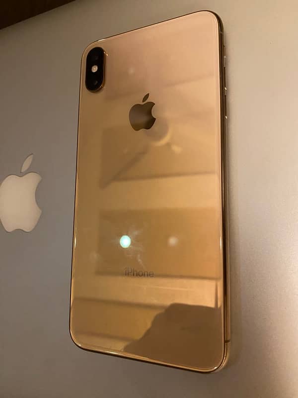 iphone xs max 4