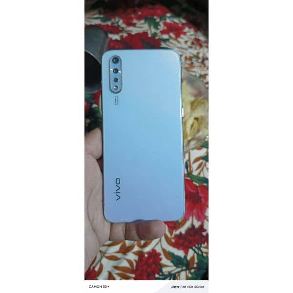 Vivo s1 4gb 128 gb with only Box 2