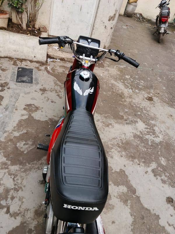 Honda 125 / 03256570048 8