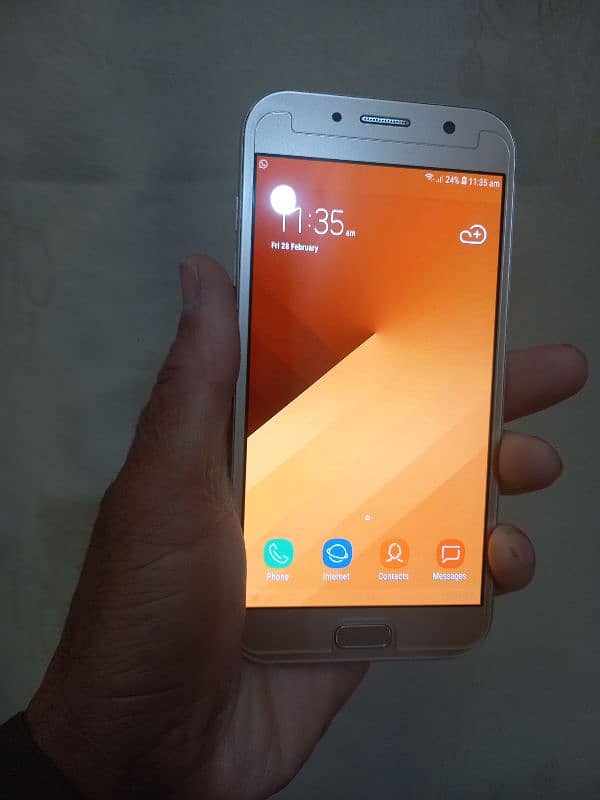 Samsung A7   3gb ram 32gb memory 4