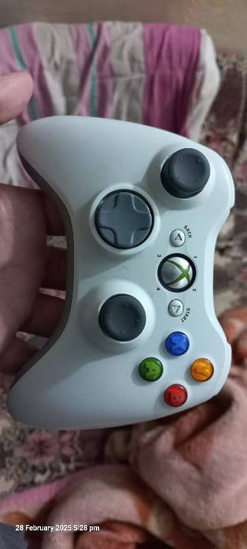 Xbox 360 + 2 wireless controllers 4