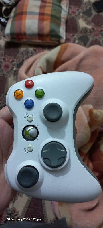 Xbox 360 + 2 wireless controllers 5