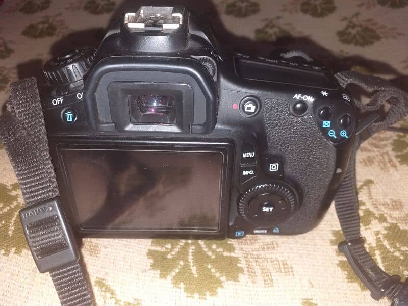 Canon 60D Dslr camera with 75 300 lens 1