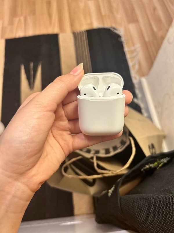 ORIGINAL AIRPODS FIRST GENERATION 2