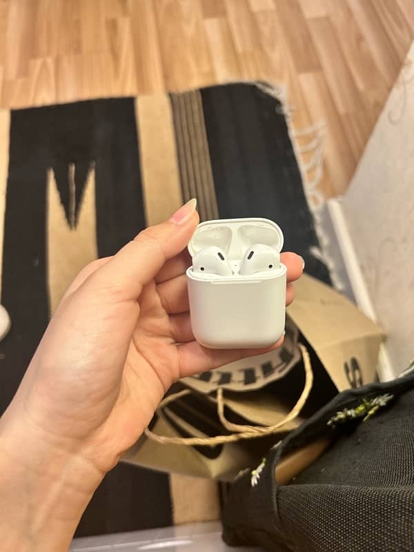 ORIGINAL AIRPODS FIRST GENERATION 4