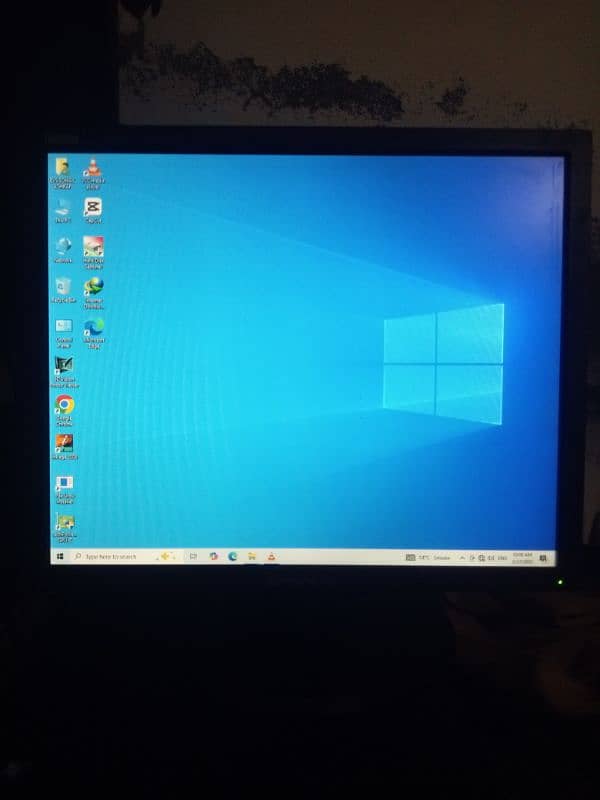 Lenovo 19 inach LED far sale urgent 2