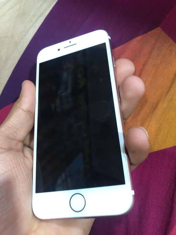 i phone 7 condition 10/10 bettery health 100 only phone pta 32 gb 0