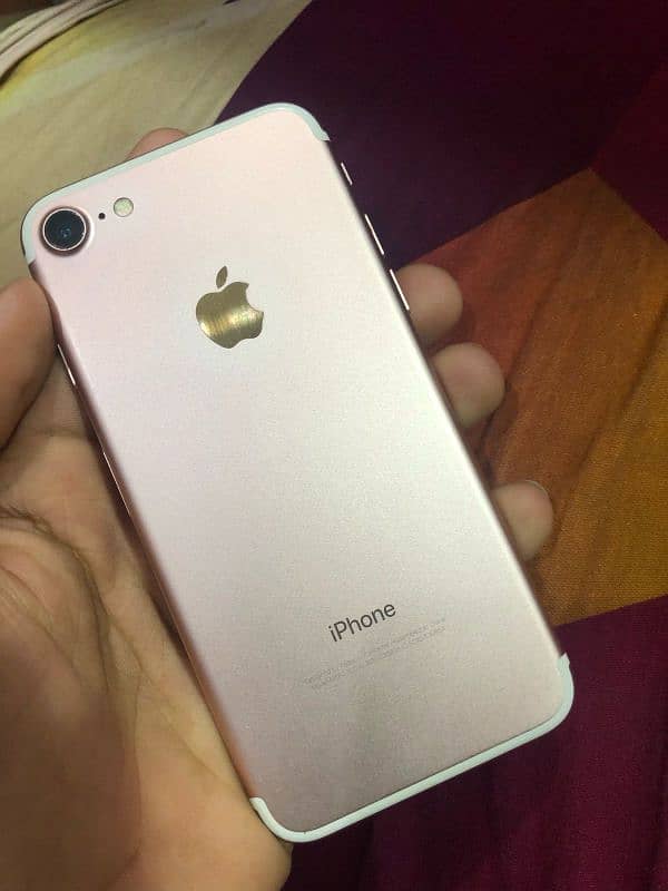 i phone 7 condition 10/10 bettery health 100 only phone pta 32 gb 1