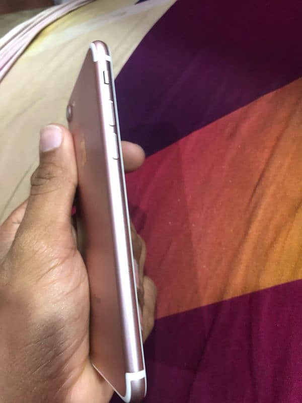 i phone 7 condition 10/10 bettery health 100 only phone pta 32 gb 2