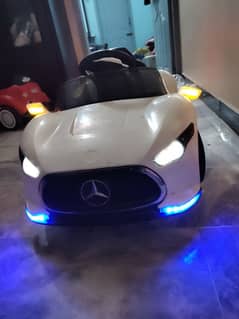 Rechargeable kids car good condition