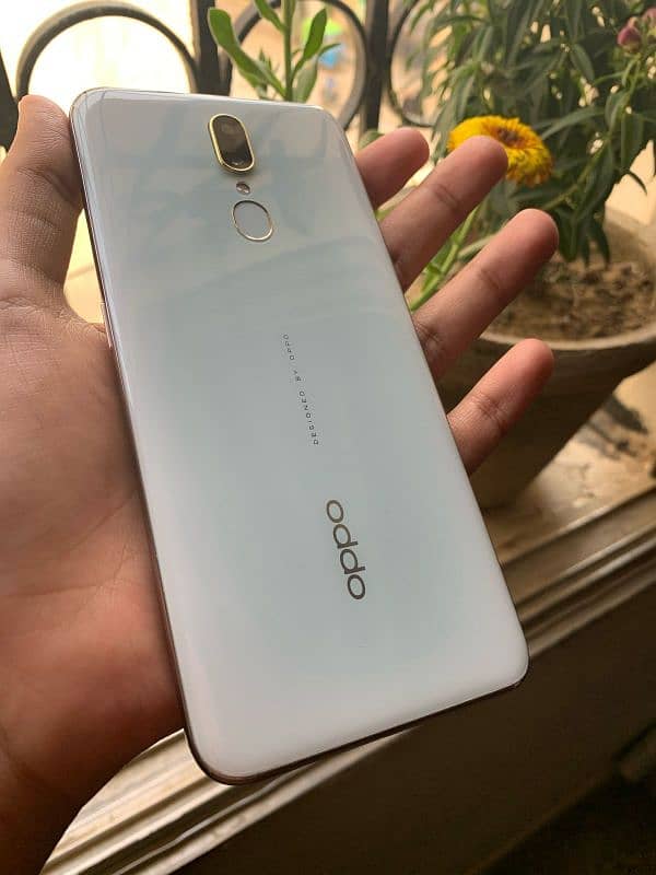 oppo f11 duel sim approved 8.256 gb condition 10by 9 1