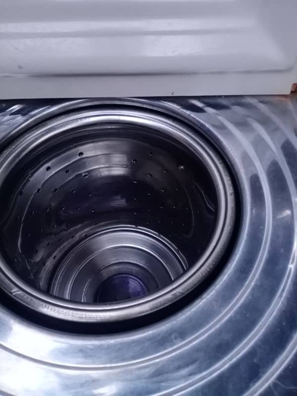 Washing machine and dryer 4