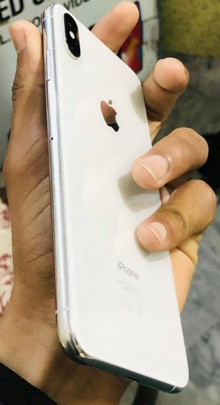 iPhone xsmax non PTA 10/10 condition 2