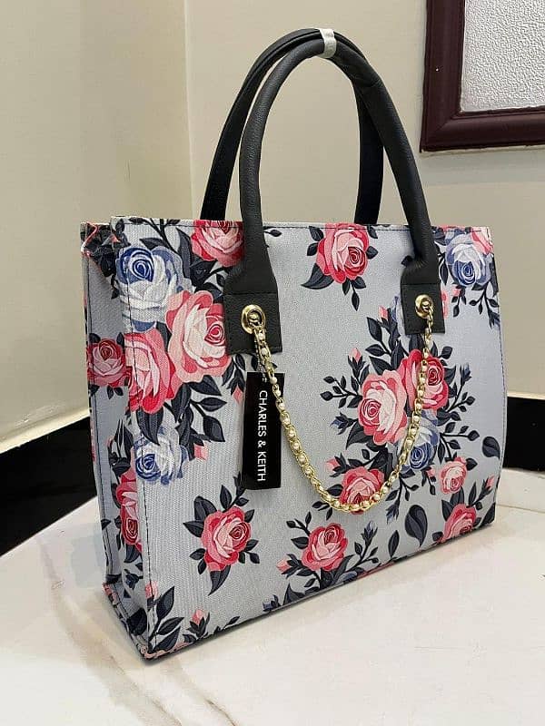 stylish woman's printed canvas tote bag WhatsApp+923161845472 3