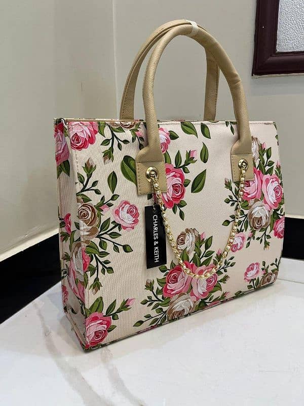 stylish woman's printed canvas tote bag WhatsApp+923161845472 6