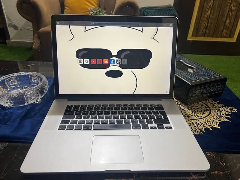 MAC BOOK 15 pro (15 inches mid 2015) 6