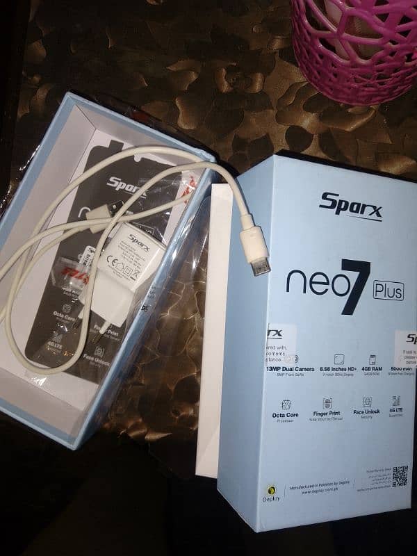 spark x neo 7 plus 4 /64 complete box 7