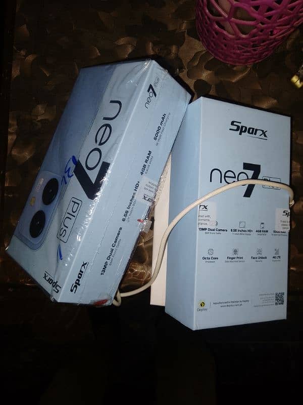 spark x neo 7 plus 4 /64 complete box 8