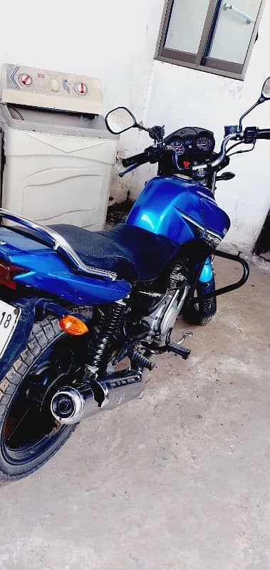 YAMAHA YBR 125 BLUE 7