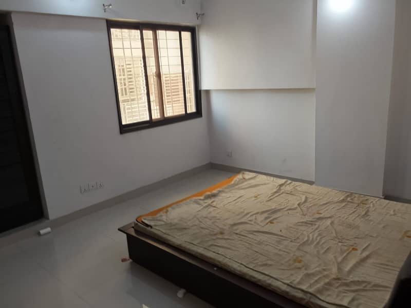 1250sq. Feet. , 2 Bed D D High Rise On Main Shaheed E Millat Road 2