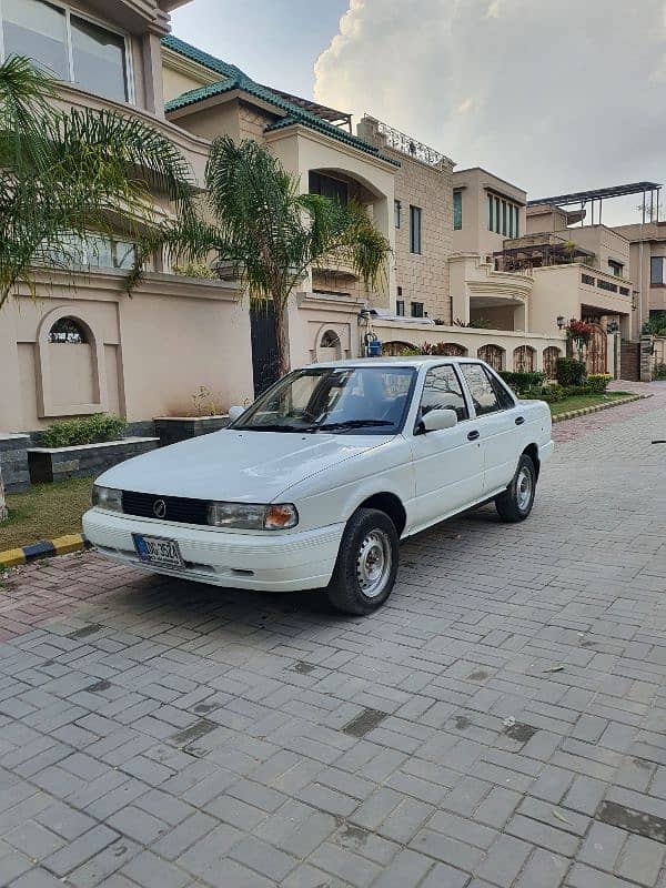 Nissan Sunny 1992 3