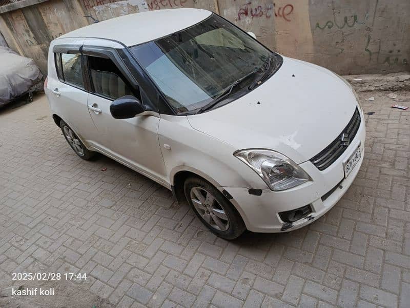 Suzuki Swift dlx 2015 0