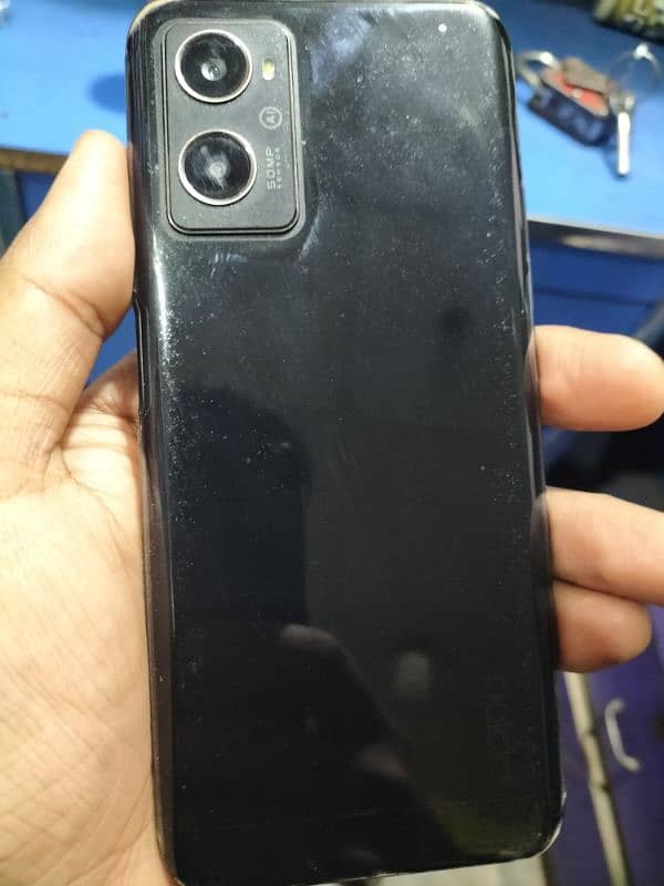 SELL PHONE IS GENUINE WITH FULL BOX 0