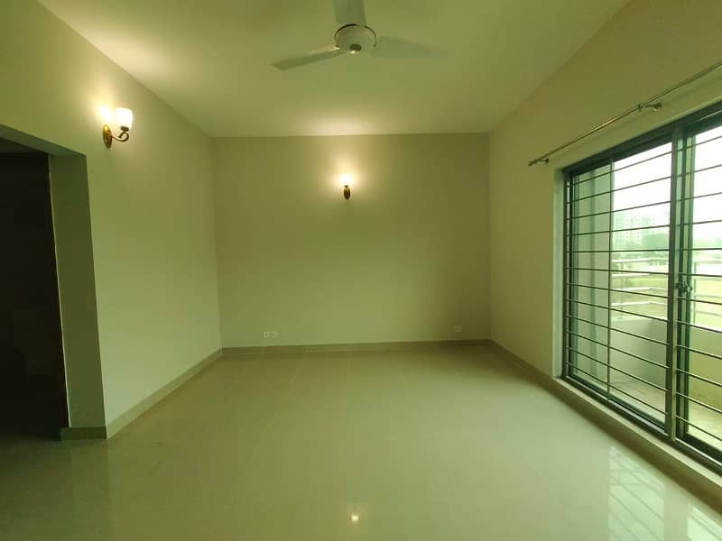 1 Kanal house for rent in Dha phase 8 ex parkview 18