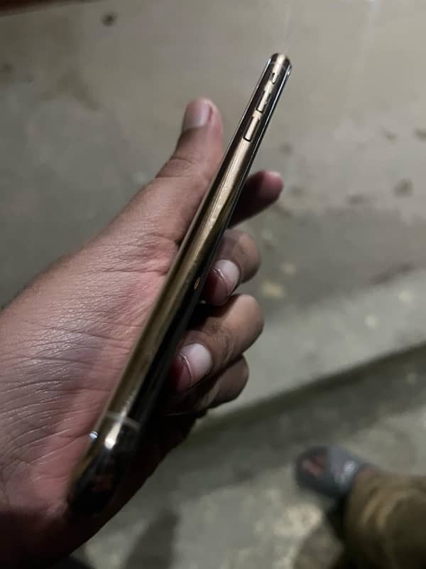 iPhone XS 512gb  not pta 10/8 condition 2