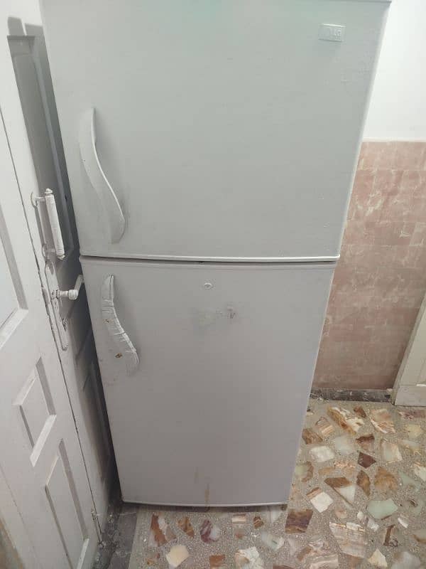 full size LG Fridge 0