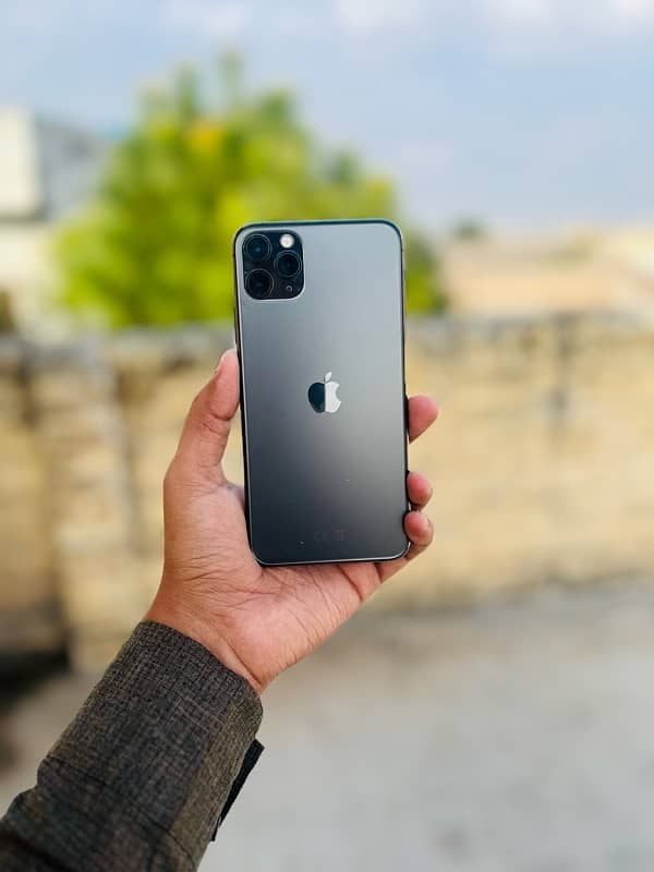 iPhone11 Pro Max waterpack Factory unlocked 0