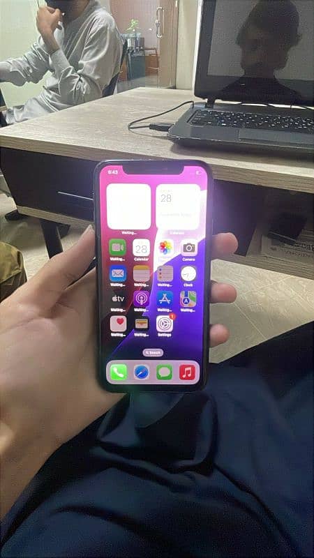 iphone xs 3