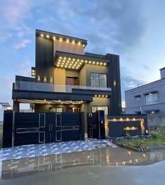 10 Marla Modern House For Sale in Citi Housing.