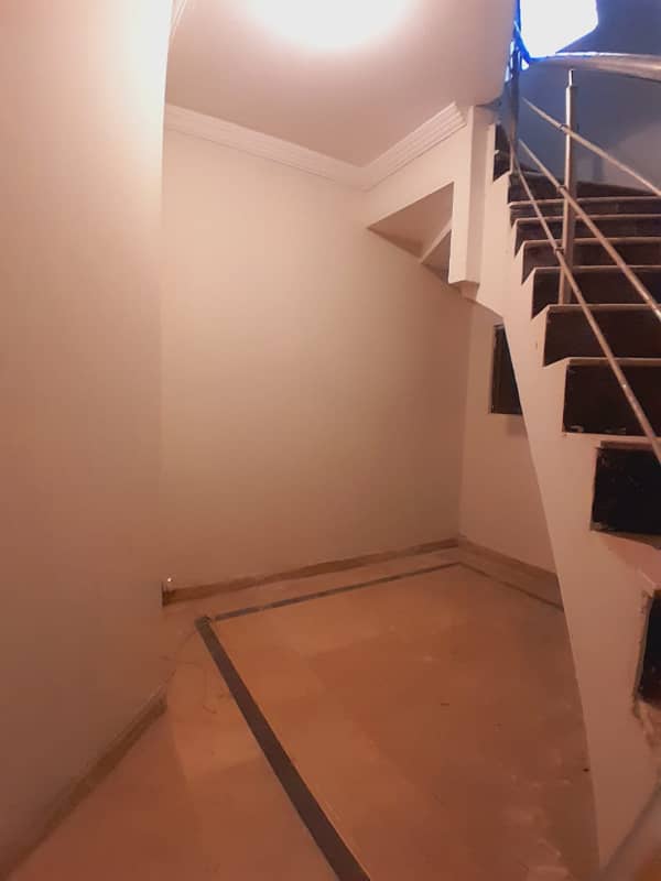 3 Bed 10 Marla Basement For Rent in E-11 MPCHS Islamabad 6