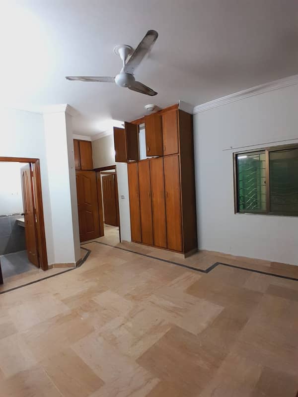 3 Bed 10 Marla Basement For Rent in E-11 MPCHS Islamabad 8