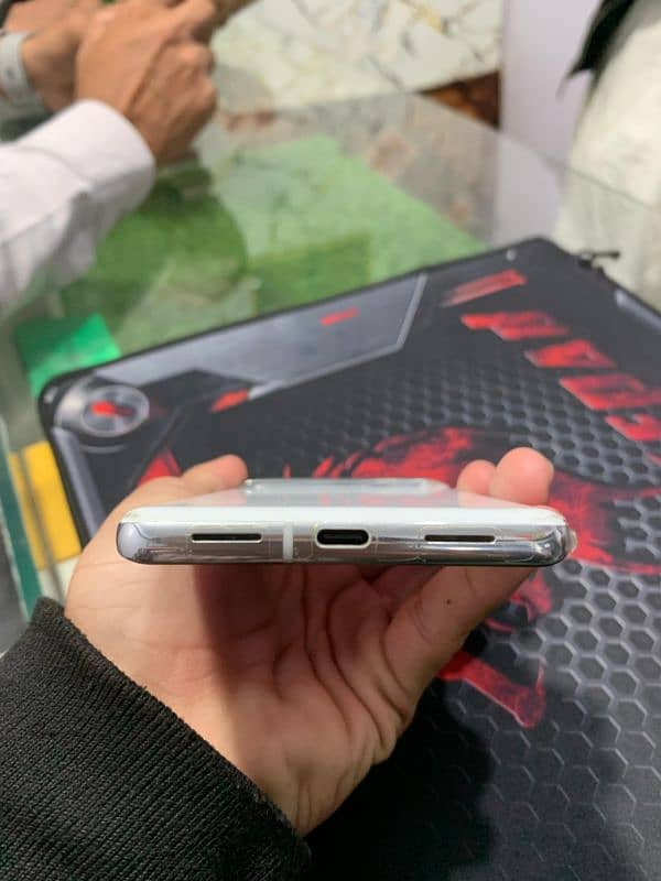 1 piece of Google Pixel 7 pro 2