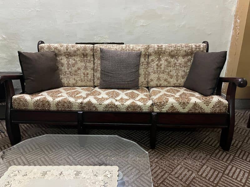 5 Seater Wooden Sofa Set And 2 Wooden Chairs 0