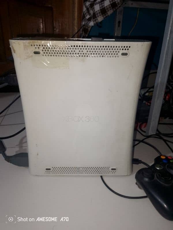 Xbox 360 Console with Controller - Best Price! 1