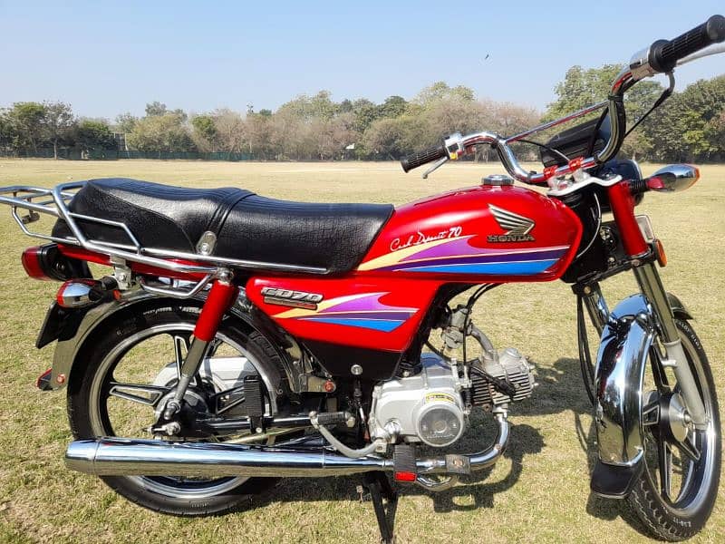 Honda CD70 motorcycle 4