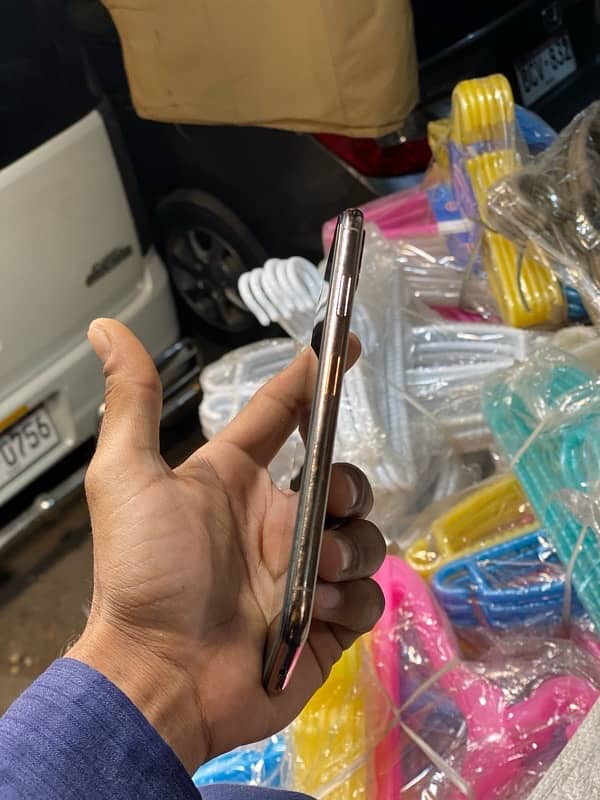 iphone xsmax 256 gb pta approved 4