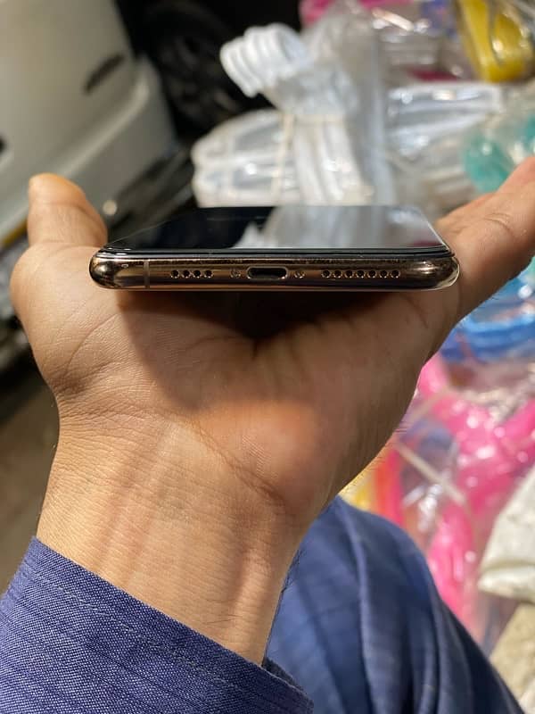 iphone xsmax 256 gb pta approved 6