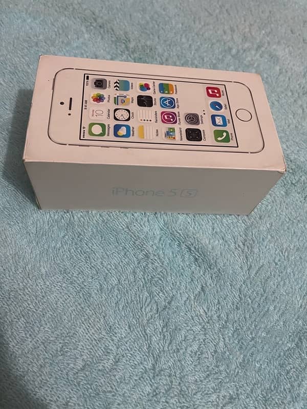 iPhone 5s  (16GB)official PTA Approved 10/10 condition 9